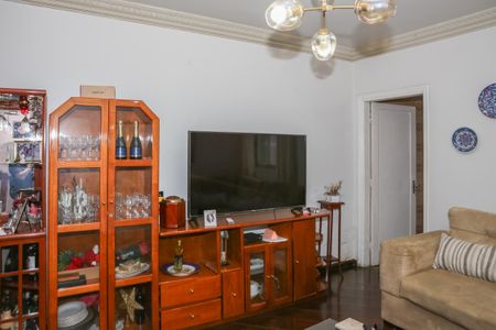 Casa à venda com 650m², 4 quartos e 4 vagasSala