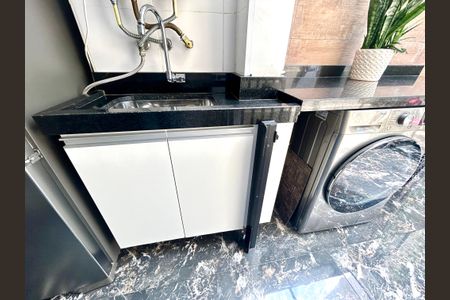 Apartamento à venda com 116m², 3 quartos e 1 vagaÁrea de Serviço