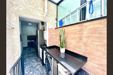 Apartamento à venda com 116m², 3 quartos e 1 vagaÁrea de Serviço