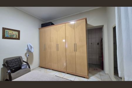 Casa à venda com 300m², 3 quartos e 2 vagasSuíte