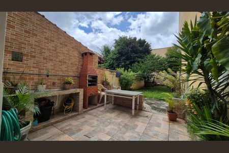 Casa à venda com 300m², 3 quartos e 2 vagasArea externa