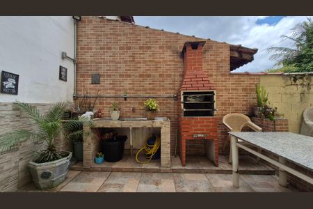 Casa à venda com 300m², 3 quartos e 2 vagasArea externa