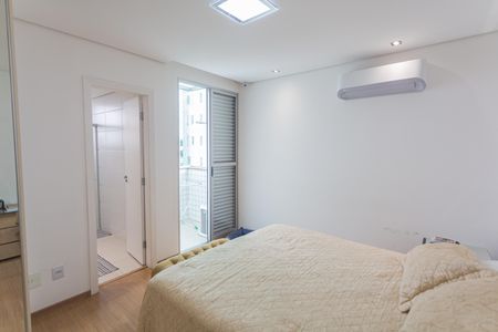 Apartamento à venda com 146m², 3 quartos e 4 vagas Apartamento à venda com 146m², 3 quartos e 4 vagasSuíte 1