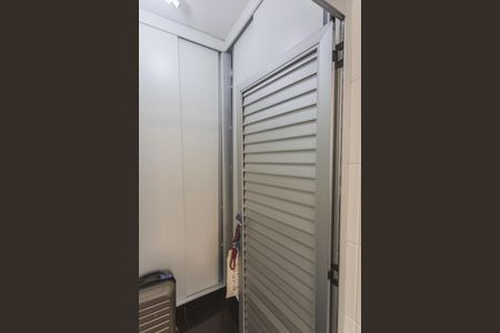 Apartamento à venda com 146m², 3 quartos e 4 vagas Apartamento à venda com 146m², 3 quartos e 4 vagasQuarto de Serviço