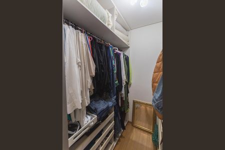 Apartamento à venda com 146m², 3 quartos e 4 vagas Apartamento à venda com 146m², 3 quartos e 4 vagasCloset da Suíte 1