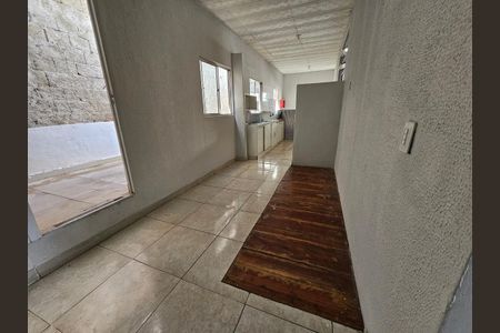 Casa para alugar com 2 quartos, 110m² em Floramar, Belo Horizonte