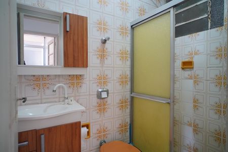 Banheiro  de apartamento para alugar com 1 quarto, 40m² em Bom Jesus, Porto Alegre
