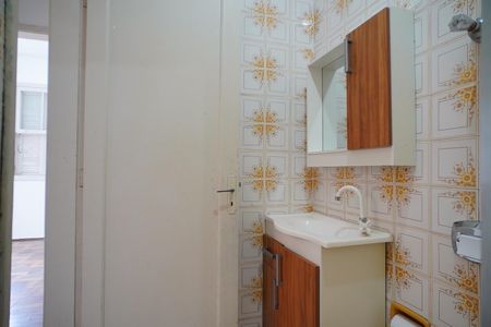 Banheiro de apartamento para alugar com 1 quarto, 40m² em Bom Jesus, Porto Alegre