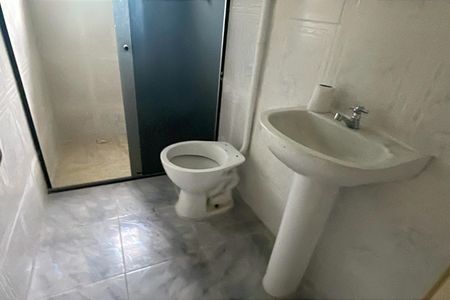 Banheiro de apartamento para alugar com 1 quarto, 54m² em Parque Lafaiete, Duque de Caxias