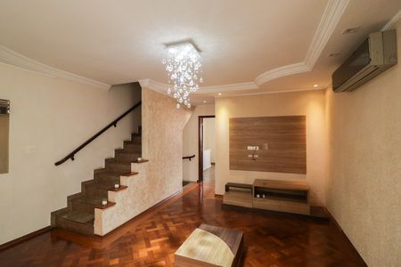 Sala de casa para alugar com 3 quartos, 230m² em Vila Paiva, São Paulo