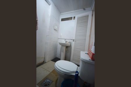 Casa de condomínio à venda com 320m², 4 quartos e 2 vagas Casa de condomínio à venda com 320m², 4 quartos e 2 vagasBanheiro da Suíte 3