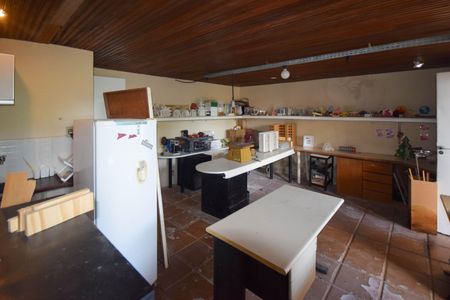 Casa de condomínio à venda com 320m², 4 quartos e 2 vagas Casa de condomínio à venda com 320m², 4 quartos e 2 vagasEscritório