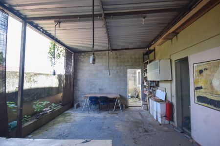 Casa de condomínio à venda com 320m², 4 quartos e 2 vagas Casa de condomínio à venda com 320m², 4 quartos e 2 vagasÁrea externa