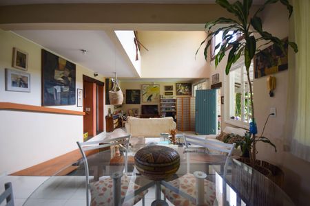 Sala de casa de condomínio à venda com 4 quartos, 320m² em Jacarepaguá, Rio de Janeiro