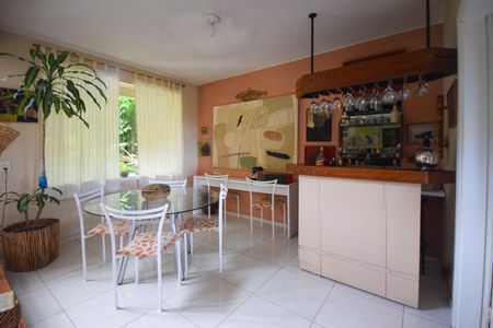 Sala de casa de condomínio à venda com 4 quartos, 320m² em Jacarepaguá, Rio de Janeiro