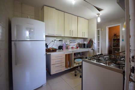 Casa de condomínio à venda com 320m², 4 quartos e 2 vagas Casa de condomínio à venda com 320m², 4 quartos e 2 vagasCozinha