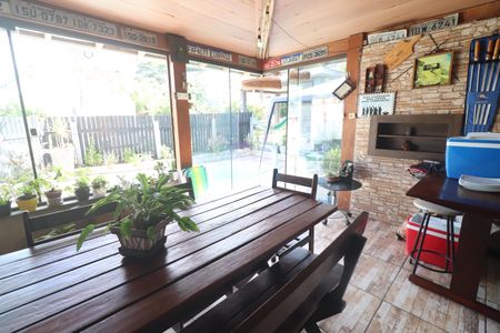 Casa à venda com 182m², 4 quartos e 2 vagasÁrea comum - Salão de festas