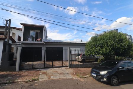Casa à venda com 182m², 4 quartos e 2 vagasFachada