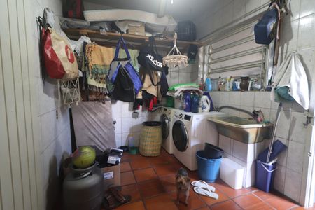 Casa à venda com 182m², 4 quartos e 2 vagasdispensa