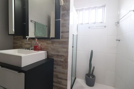 Casa à venda com 182m², 4 quartos e 2 vagasBanheiro