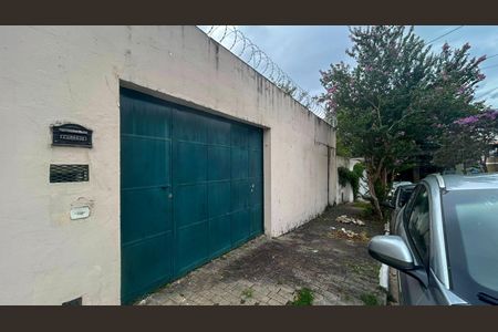 Casa para alugar com 110m², 2 quartos e 4 vagasFachada