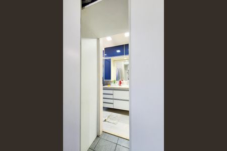 Apartamento para alugar com 70m², 2 quartos e 1 vaga Apartamento para alugar com 70m², 2 quartos e 1 vagaBanheiro da Suíte