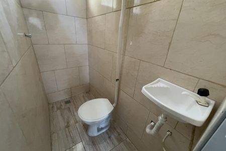 Banheiro de apartamento para alugar com 2 quartos, 101m² em Vila Urussai, Duque de Caxias