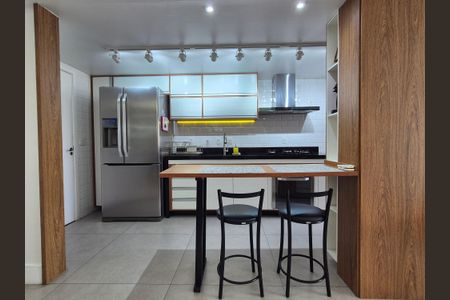 Apartamento à venda com 115m², 3 quartos e 3 vagas Apartamento à venda com 115m², 3 quartos e 3 vagasCozinha