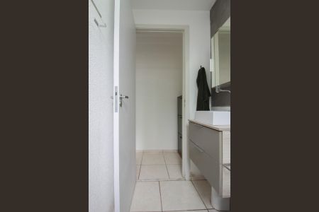 Banheiro de apartamento à venda com 1 quarto, 38m² em Jardim Guanabara, Belo Horizonte