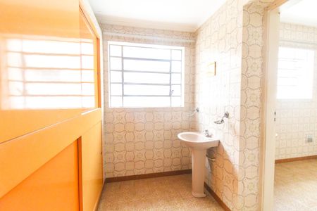 Casa à venda com 300m², 3 quartos e 1 vaga Casa à venda com 300m², 3 quartos e 1 vagaBanheiro