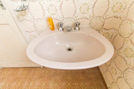 Casa à venda com 300m², 3 quartos e 1 vaga Casa à venda com 300m², 3 quartos e 1 vagaBanheiro