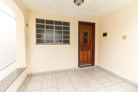 Casa à venda com 300m², 3 quartos e 1 vaga Casa à venda com 300m², 3 quartos e 1 vagaHall