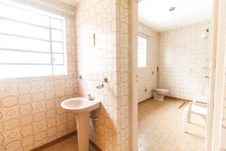 Casa à venda com 300m², 3 quartos e 1 vaga Casa à venda com 300m², 3 quartos e 1 vagaBanheiro