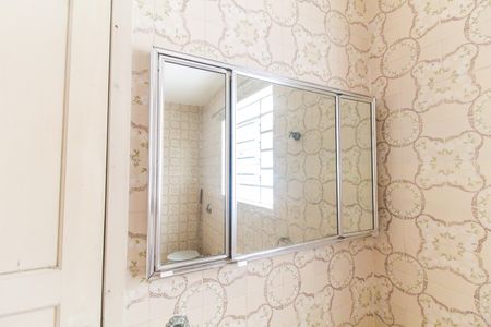 Casa à venda com 300m², 3 quartos e 1 vaga Casa à venda com 300m², 3 quartos e 1 vagaBanheiro