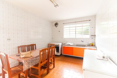 Casa à venda com 300m², 3 quartos e 1 vaga Casa à venda com 300m², 3 quartos e 1 vagaCozinha