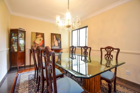 Apartamento para alugar com 280m², 4 quartos e 3 vagas Apartamento para alugar com 280m², 4 quartos e 3 vagasSala de jantar