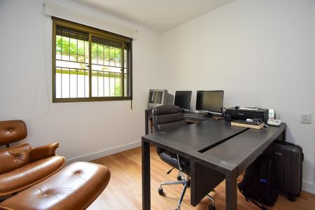 Apartamento para alugar com 280m², 4 quartos e 3 vagas Apartamento para alugar com 280m², 4 quartos e 3 vagassuite 1