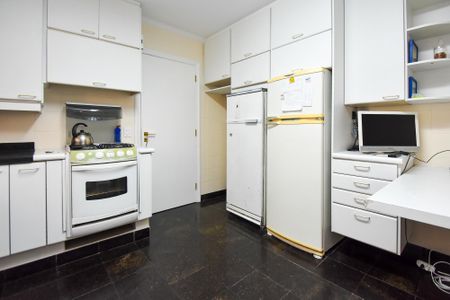 Apartamento para alugar com 280m², 4 quartos e 3 vagas Apartamento para alugar com 280m², 4 quartos e 3 vagascozinha