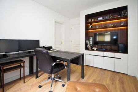 Apartamento para alugar com 280m², 4 quartos e 3 vagas Apartamento para alugar com 280m², 4 quartos e 3 vagassuite 1