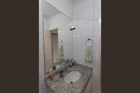 Apartamento à venda com 76m², 3 quartos e 2 vagas Apartamento à venda com 76m², 3 quartos e 2 vagasBanheiro