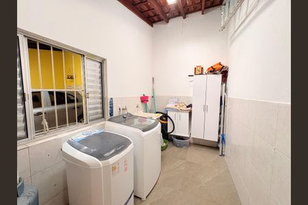 Casa à venda com 175m², 3 quartos e 5 vagasÁrea de Serviço