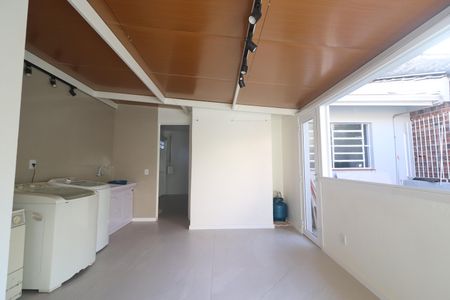 Casa à venda com 119m², 3 quartos e 2 vagasLavanderia