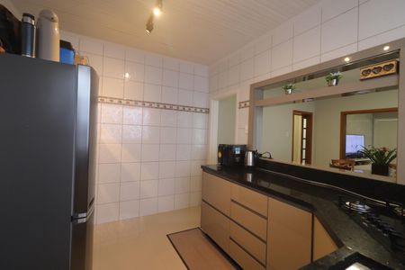 Casa à venda com 119m², 3 quartos e 2 vagasCozinha