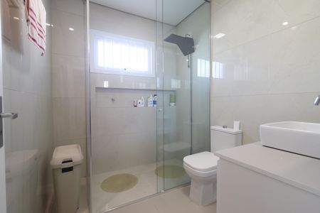 Casa à venda com 119m², 3 quartos e 2 vagasBanheiro