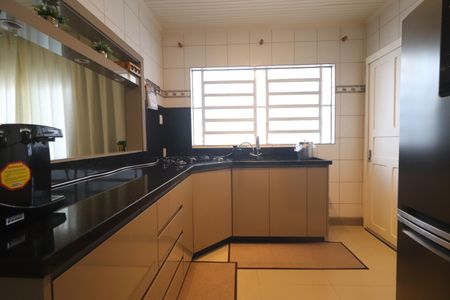 Casa à venda com 119m², 3 quartos e 2 vagasCozinha