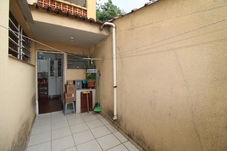 Casa à venda com 94m², 3 quartos e 2 vagasQuintal