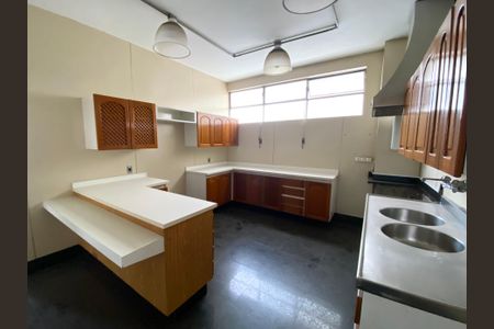 Apartamento para alugar com 270m², 3 quartos e 2 vagasCozinha