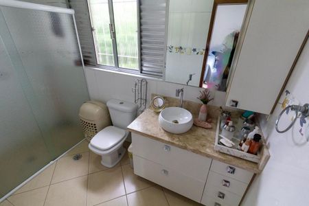 Casa à venda com 260m², 4 quartos e 3 vagasBanheiro 1