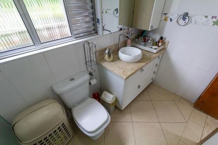 Casa à venda com 260m², 4 quartos e 3 vagasBanheiro 1