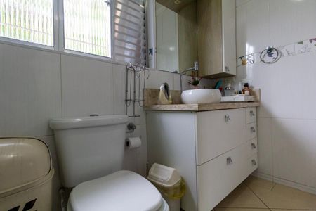 Casa à venda com 260m², 4 quartos e 3 vagasBanheiro 1